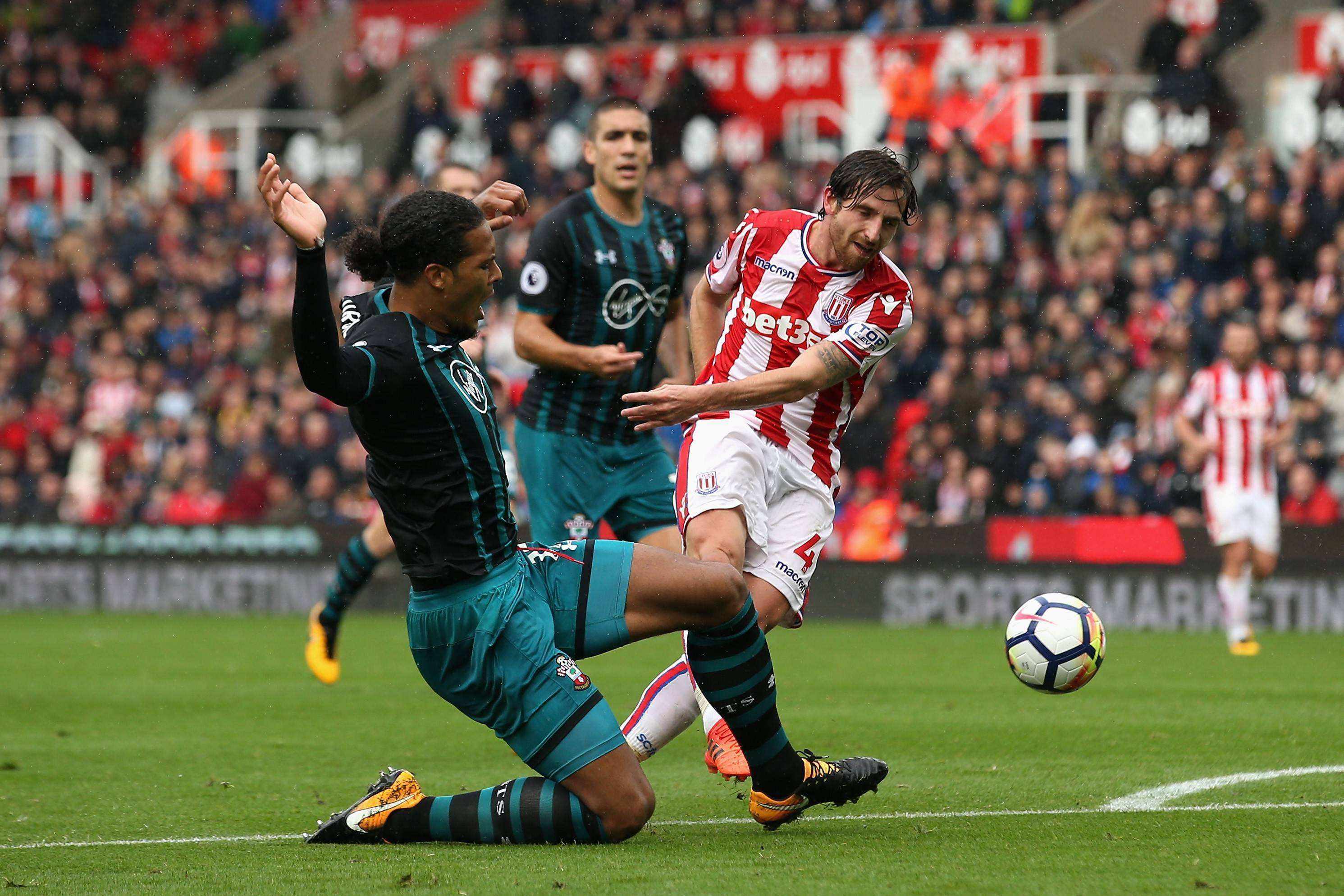 巴塞罗那训练开放日，赛前豪取连胜引欢呼，社区盾在即，球队文化再被提及的简单介绍